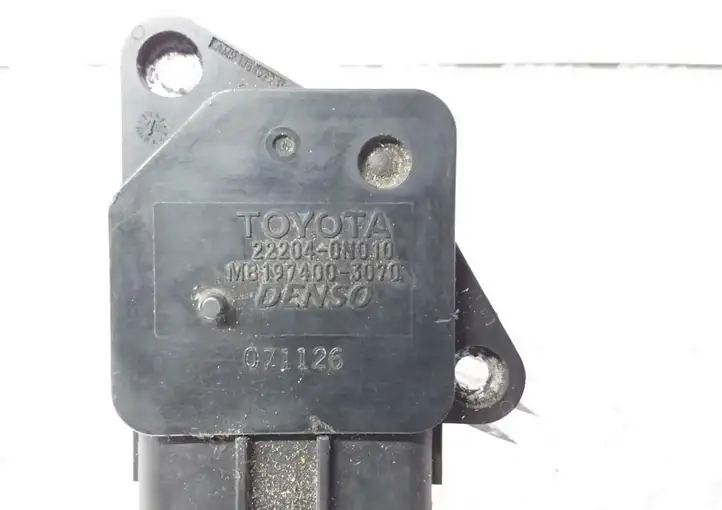 Toyota Corolla Verso AR10 (2004 - 2009) 222040N010 Датчик массового расхода воздуха — фото 6