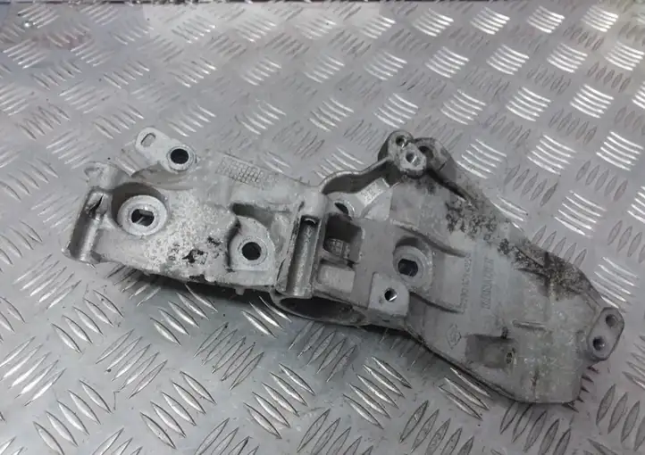 Nissan Qashqai (2013 - 2017) 8200669495 Кронштейн генератора — фото 2