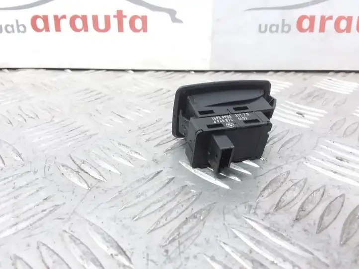 BMW 3 E90 E91 (2005 - 2012) 6945874 Кнопка стеклоподъемников — фото 1