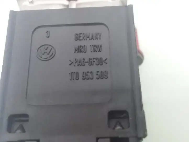 Volkswagen Golf V (2003 - 2009) 1K0953509A Включатель аварийных фонарей — фото 3