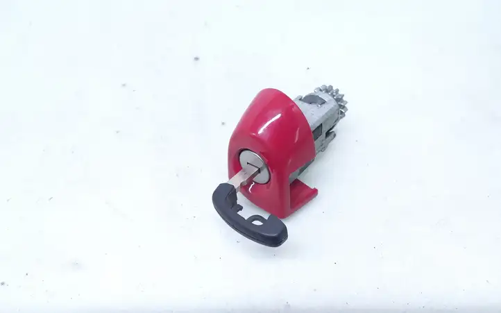 BMW 1 F20 F21 (2011 - 2019) Замок двери передней — фото 1