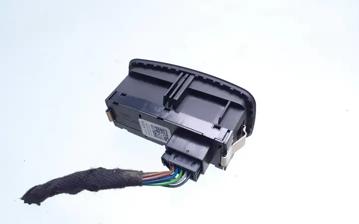 Audi A1 (2010 - 2014) 8X0959672A Включатель аварийных фонарей — фото 2