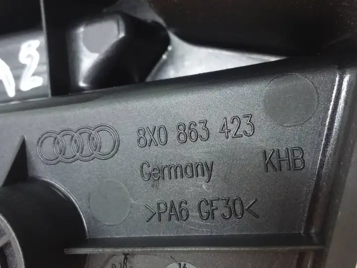 Audi A1 (2010 - 2014) 8X0863423 Держатель шторки — фото 3