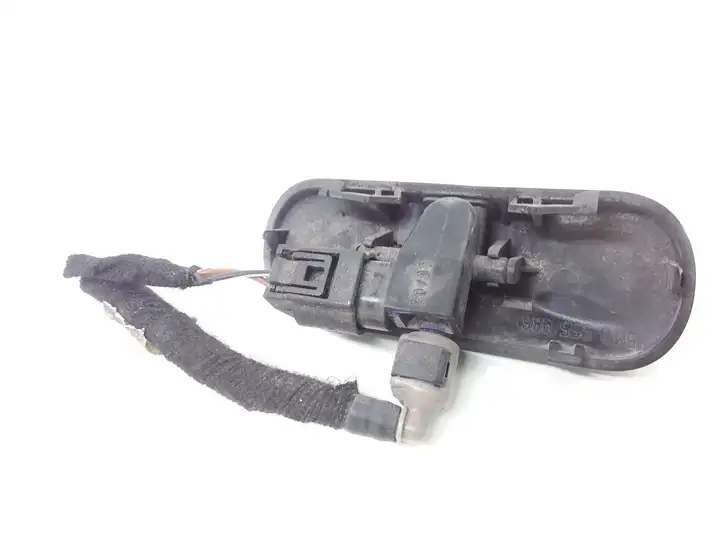 Volkswagen Golf Plus (2004 - 2008) 5M0955986 Форсунка омывателя лобового стекла — фото 2