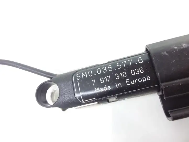 Volkswagen Golf Plus (2004 - 2008) 5M0035577G Подсветка номера — фото 3