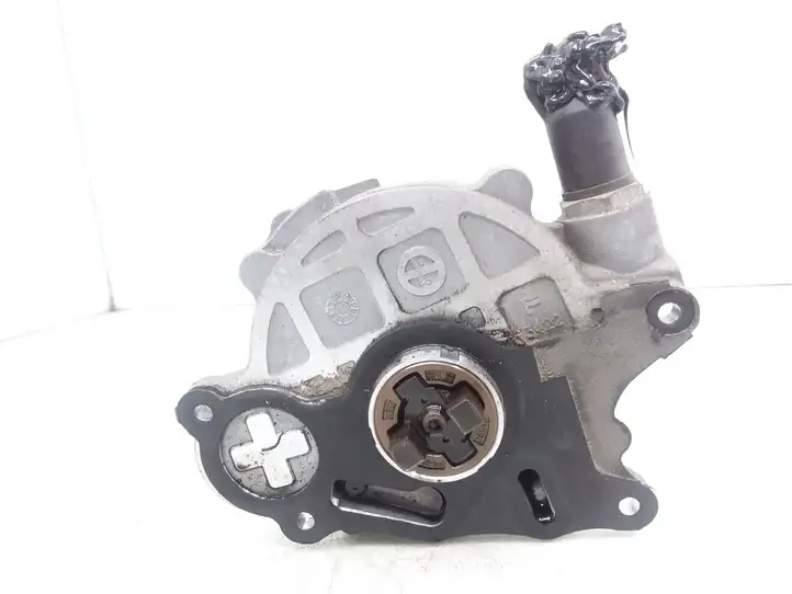 Skoda Octavia Mk2 (1Z) (2004 - 2013) 03L145100G Вакуумный насос — фото 1
