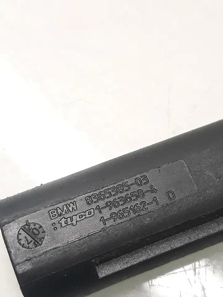 BMW 3 E90 E91 (2005 - 2012) 8365385 Форсунка омывателя лобового стекла — фото 2