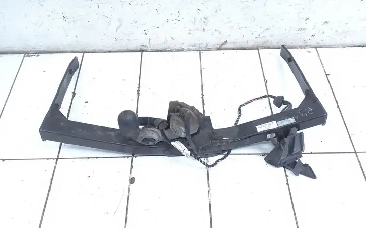 Volkswagen Tiguan (2007 - 2011) 5N0803880F Комплект буксировочного крюка — фото 2