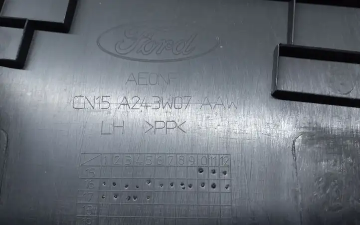 Ford Ecosport (2013 - 2018) CN15A243W07AAW Нижняя обшивка стойки B — фото 3