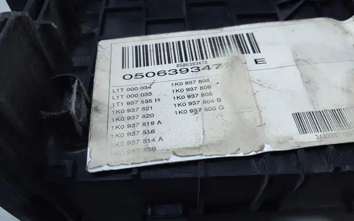 Volkswagen Touran I (2003 - 2010) 1K0937124K Блок предохранителей — фото 5
