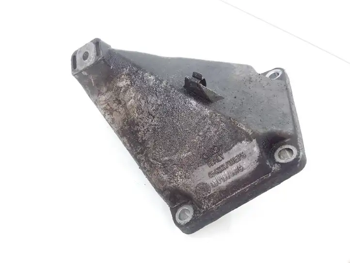 Audi A6 S6 C5 4B (2001 - 2004) 4B0199307C Кронштейн двигателя — фото 2