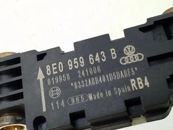 Audi A4 S4 B7 8E 8H (2004 - 2009) 8E0959643B Датчик удара SRS — фото 3