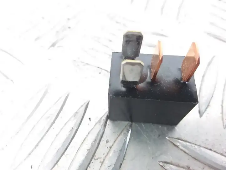 Honda CR-V (2012 - 2016) 7001812025 Другое реле — фото 2