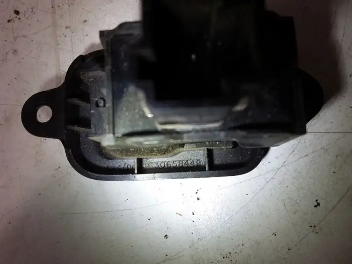 Volvo V50 (2004 - 2008) 30658449 Кнопка стеклоподъемников — фото 3