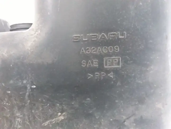Subaru Legacy (1999 - 2003) A32AC09 Детали воздухозаборника — фото 2