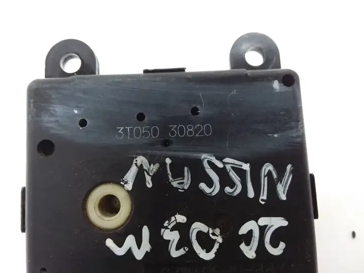 Nissan Primera (2001 - 2008) 3T05030820 Двигатель задвижки потока воздуха — фото 4