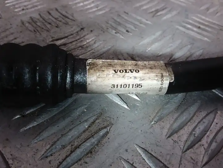 Volvo V70 (2000 - 2004) 31101195 Трубки и шланги кондиционера — фото 4