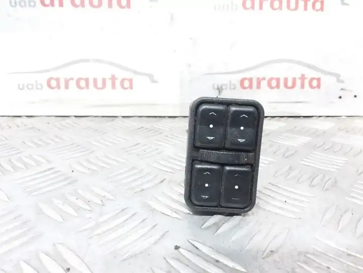 Opel Astra G (1998 - 2004) 90561086 Блок кнопок стеклоподъемников — фото 1
