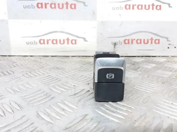Audi Q3 8U (2011 - 2014) 8U0927225D Кнопка ручного тормоза — фото 1