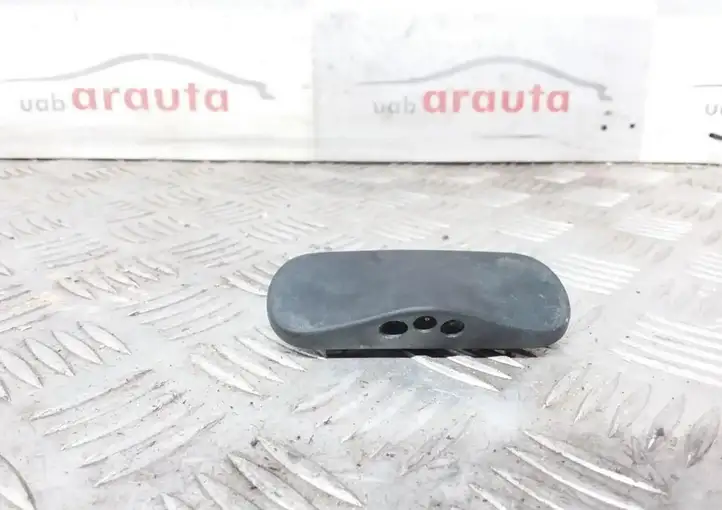 Audi Q3 8U (2011 - 2014) 8U0955988A Форсунка омывателя лобового стекла — фото 2