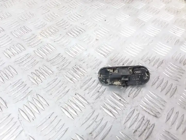 Audi Q3 8U (2011 - 2014) 8U0955987A Форсунка омывателя лобового стекла — фото 3