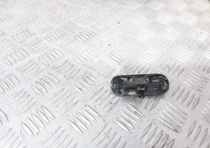 Audi Q3 8U (2011 - 2014) 8U0955987A Форсунка омывателя лобового стекла — фото 4