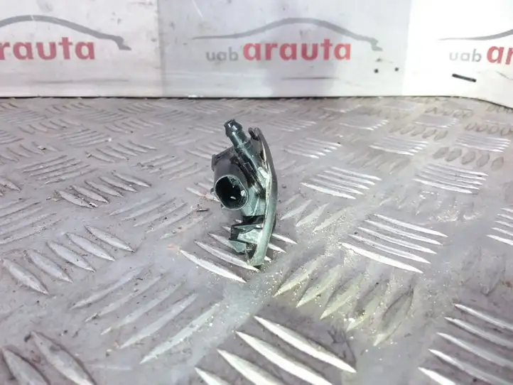 Audi Q3 8U (2011 - 2014) 8U0955987A Форсунка омывателя лобового стекла — фото 5