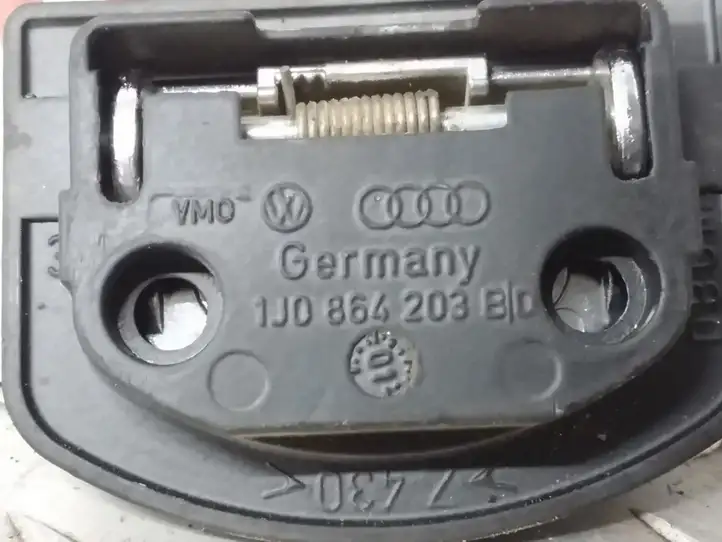 Volkswagen Golf IV (1998 - 2005) 1J0864203BD Прочая отделка багажника — фото 3