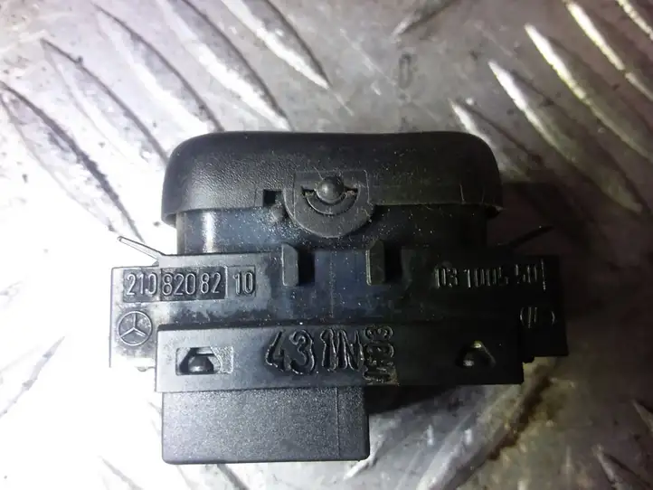 Mercedes-Benz E W210 (1995 - 2002) 2108208210 Блок кнопок стеклоподъемников — фото 2