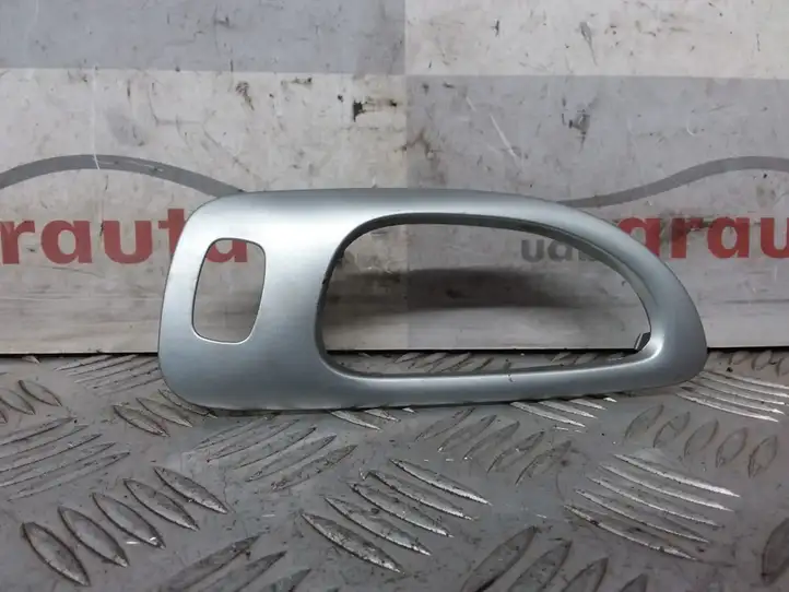 Peugeot 307 CC (2001 - 2005) 964774777 Прочая отделка задней двери — фото 1