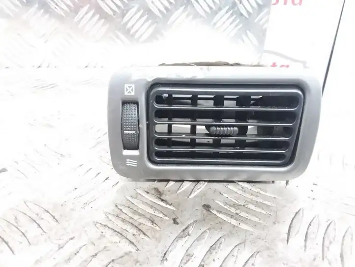 Toyota Avensis T220 (2000 - 2003) Боковой воздушный дефлектор — фото 1
