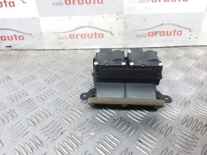 Volkswagen Touareg I (2002 - 2010) 4F0820511P Двигатель задвижки потока воздуха — фото 1