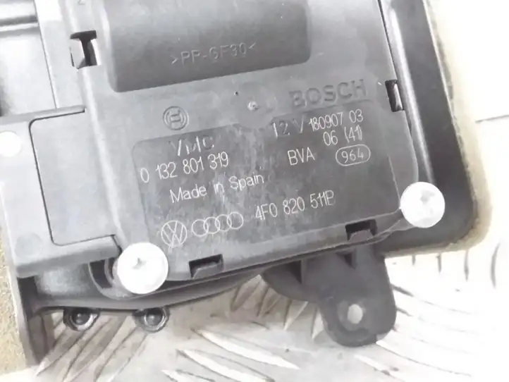 Volkswagen Touareg I (2002 - 2010) 4F0820511P Двигатель задвижки потока воздуха — фото 3