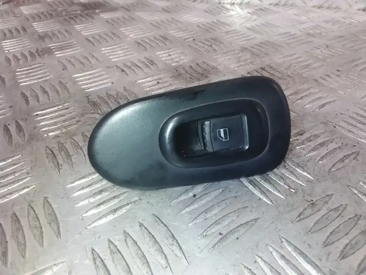 Seat Toledo II (1M) (1998 - 2006) 1M0959855 Блок кнопок стеклоподъемников — фото 1