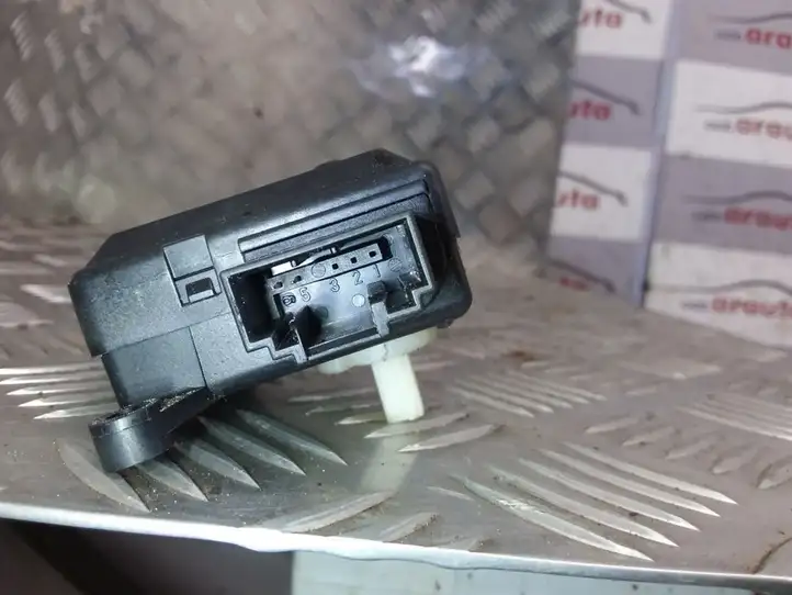Opel Zafira B (2003 - 2006) 309370600AE Двигатель задвижки потока воздуха — фото 4