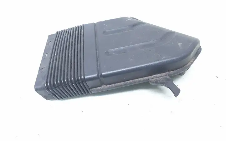 Audi A4 S4 B6 8E 8H (2000 - 2006) 8E0129617D Детали воздухозаборника — фото 2