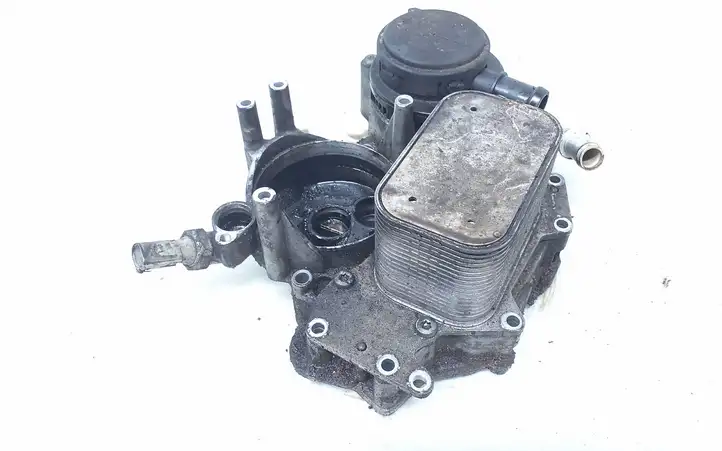 Audi A4 S4 B7 8E 8H (2004 - 2009) 059115397L Кронштейн масляного фильтра — фото 2