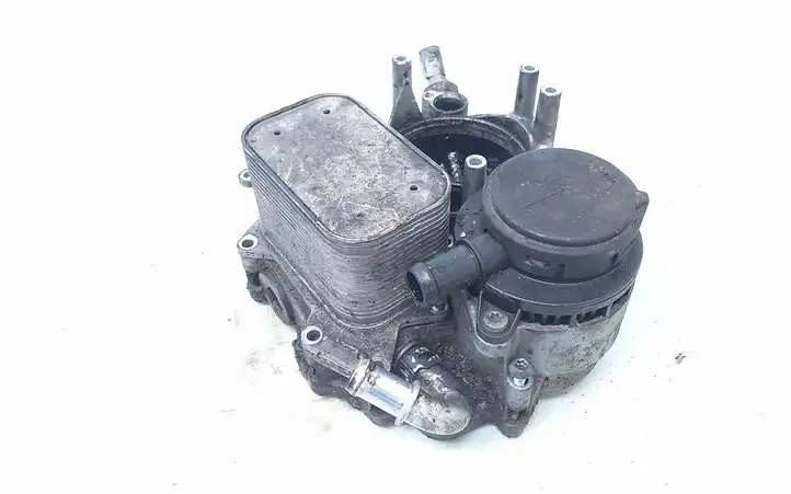 Audi A4 S4 B7 8E 8H (2004 - 2009) 059115397L Кронштейн масляного фильтра — фото 4
