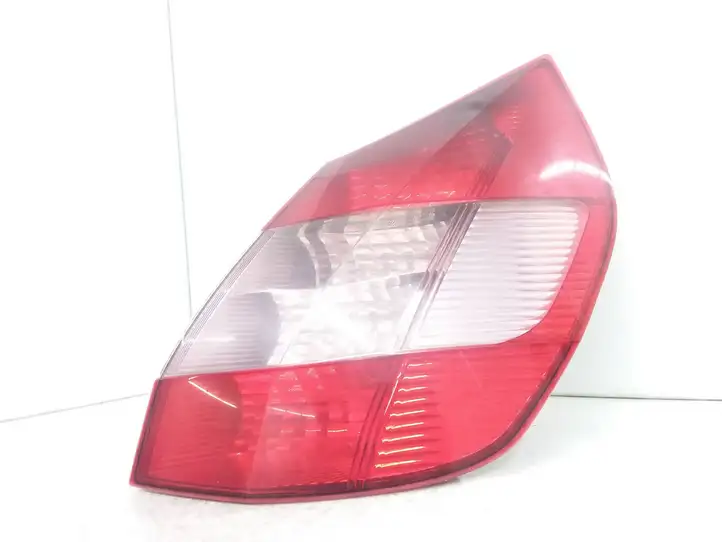 Renault Scenic II - Grand scenic II (2003 - 2006) 8200127702 Задний фонарь в кузове — фото 1