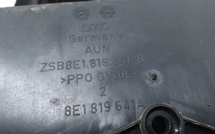 Audi A4 S4 B6 8E 8H (2000 - 2006) 8E1819979 Крышка микрофильтра воздуха — фото 6