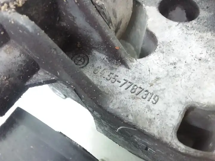 BMW 3 E46 (1998 - 2005) 7787319 Кронштейн генератора — фото 4