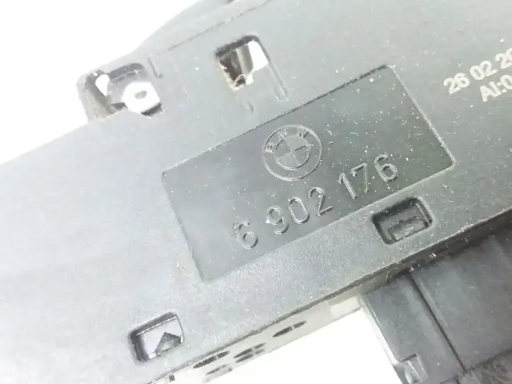 BMW 3 E46 (1998 - 2005) 6902176 Кнопка стеклоподъемников — фото 3