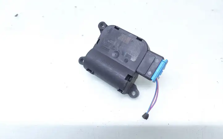 Volkswagen Golf V (2003 - 2009) 0132801336 Двигатель задвижки потока воздуха — фото 1