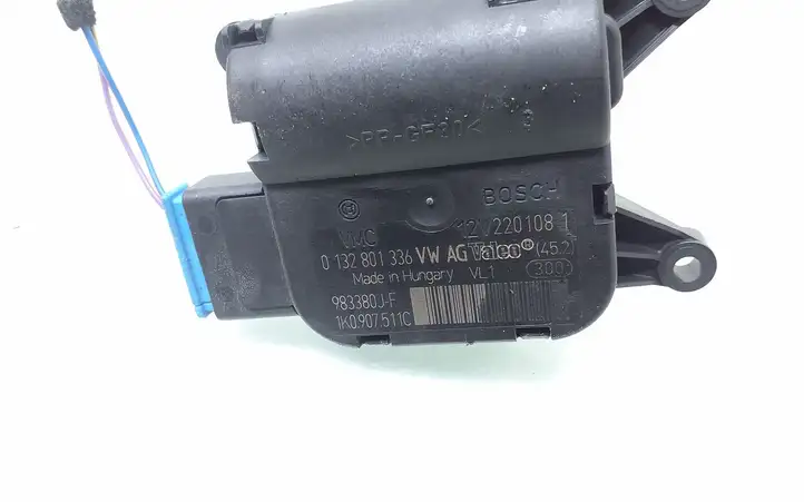 Volkswagen Golf V (2003 - 2009) 0132801336 Двигатель задвижки потока воздуха — фото 3