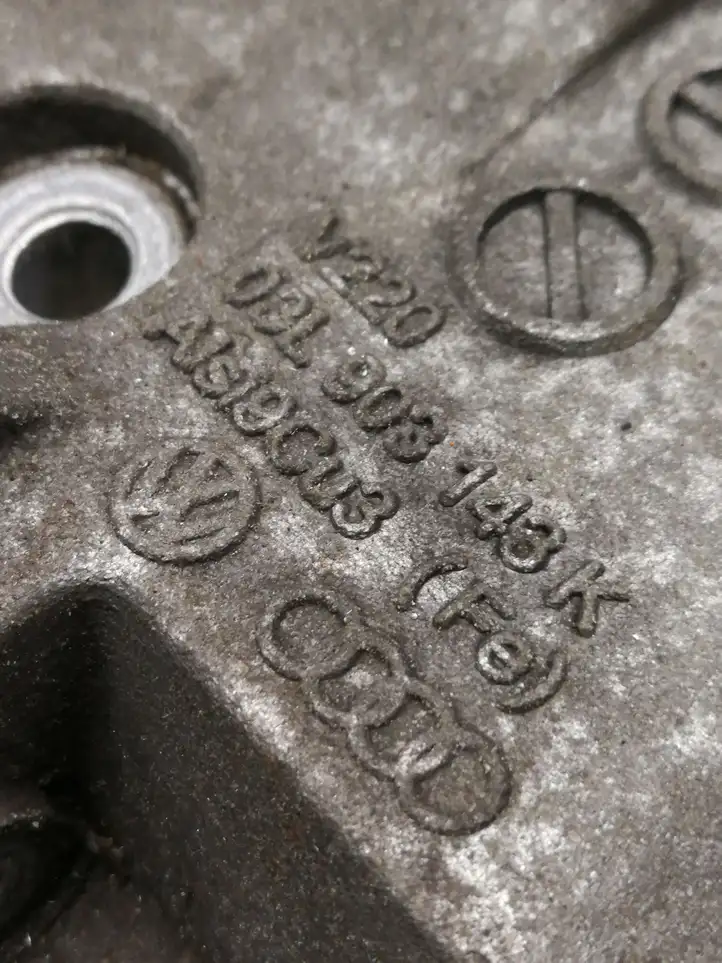 Volkswagen Golf VI (2009 - 2013) 03L903143K Кронштейн генератора — фото 7