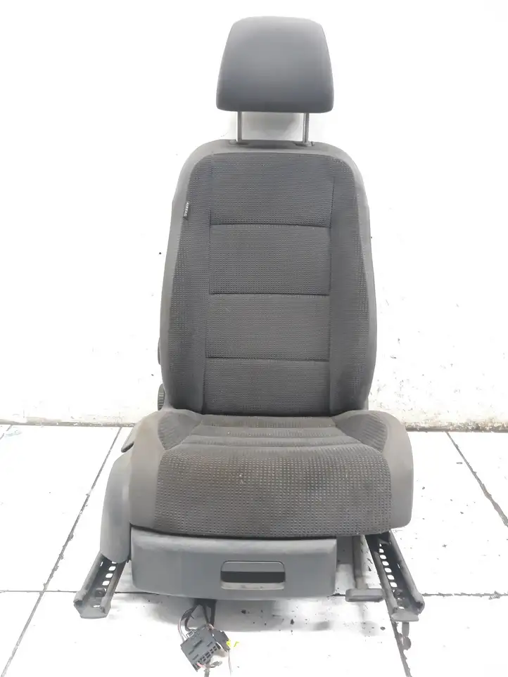 Volkswagen Golf V (2003 - 2009) 1K4881106LS Переднее сиденье пассажира — фото 1