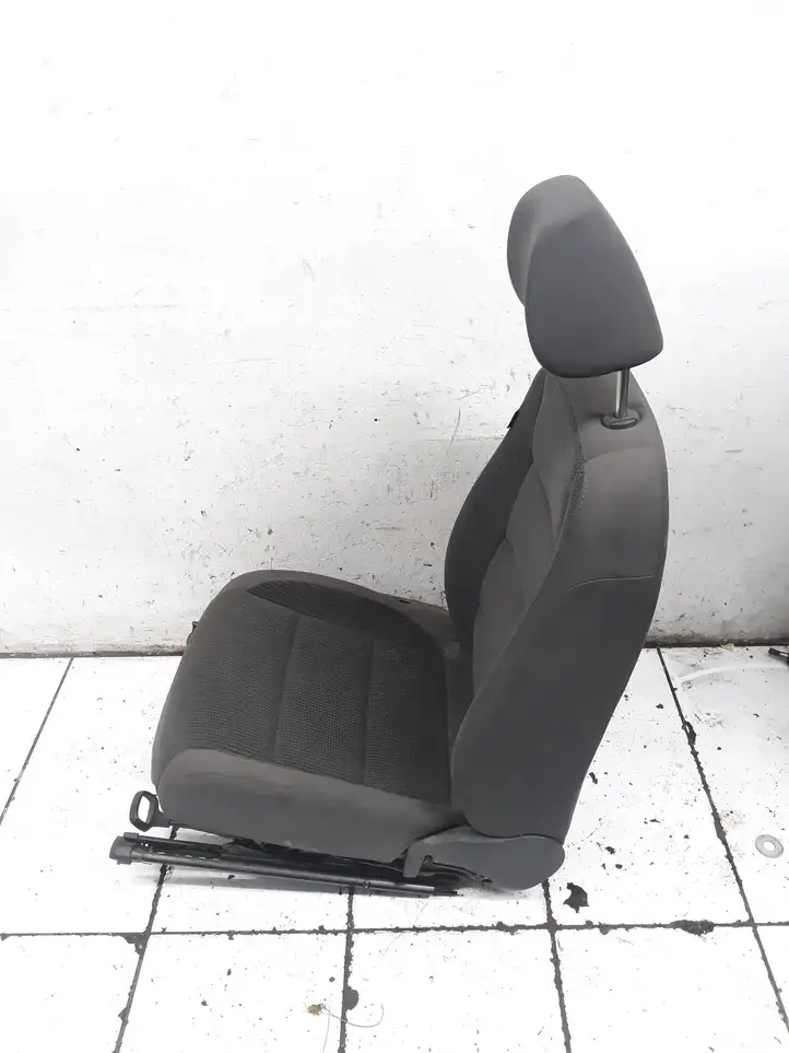 Volkswagen Golf V (2003 - 2009) 1K4881106LS Переднее сиденье пассажира — фото 6