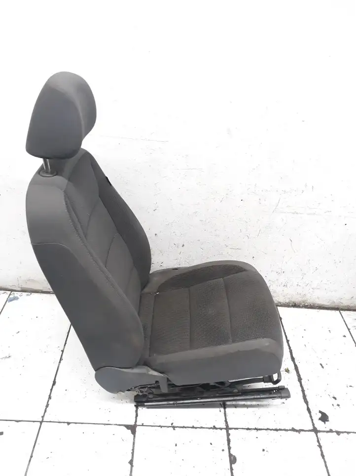 Volkswagen Golf V (2003 - 2009) 1K5881021SE Переднее сиденье водителя — фото 5