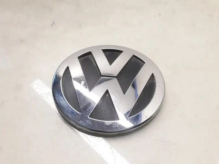 Volkswagen Touran I (2003 - 2010) 1T0853630A Эмблема производителя — фото 1