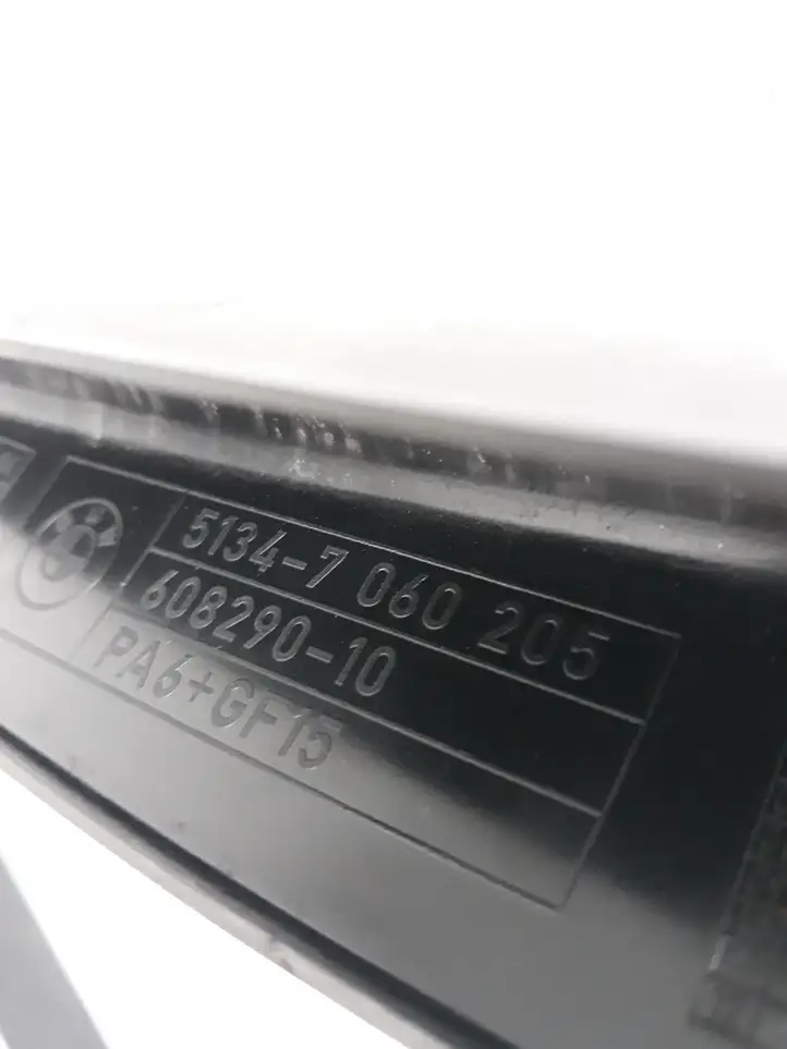 BMW 3 E90 E91 (2005 - 2012) 7060205 Накладка стекла передней двери — фото 3